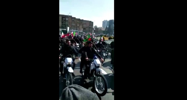 توهین به روحانی در راهپیمایی موتوری 22 بهمن در اصفهان