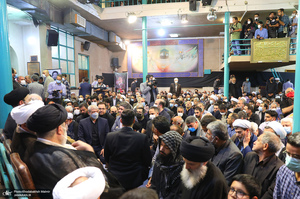 مراسم وداع با پیکر حجت الاسلام و المسلمین سید محمود دعایی در حسینیه جماران -3