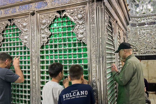 حضور قالیباف در حرم مطهر حضرت عبدالعظیم حسنی (ع) + عکس