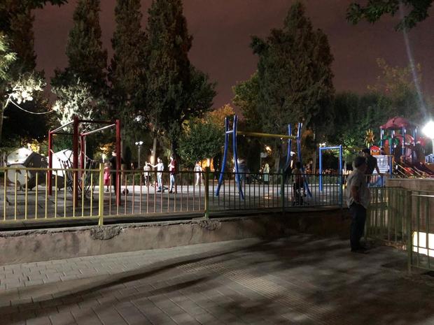 جولان کرونا در شب‌های پایتخت/ گزارشی از رفتار نگران‌گننده تهرانی‌ ها در شیفت شب کرونا!