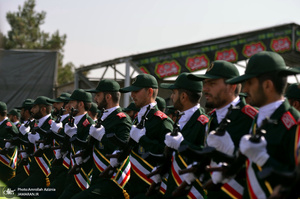 مراسم رژه نیروهای مسلح در جوار حرم مطهر امام خمینی(س)