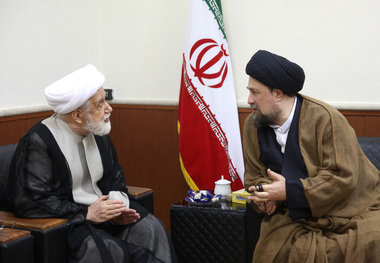 دیدار مهدی کروبی با سید حسن خمینی و جمعی از فعالان سیاسی