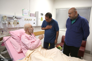 عیادت جمعی از شخصیت های سیاسی و فرهنگی از سید محمد خاتمی - 2