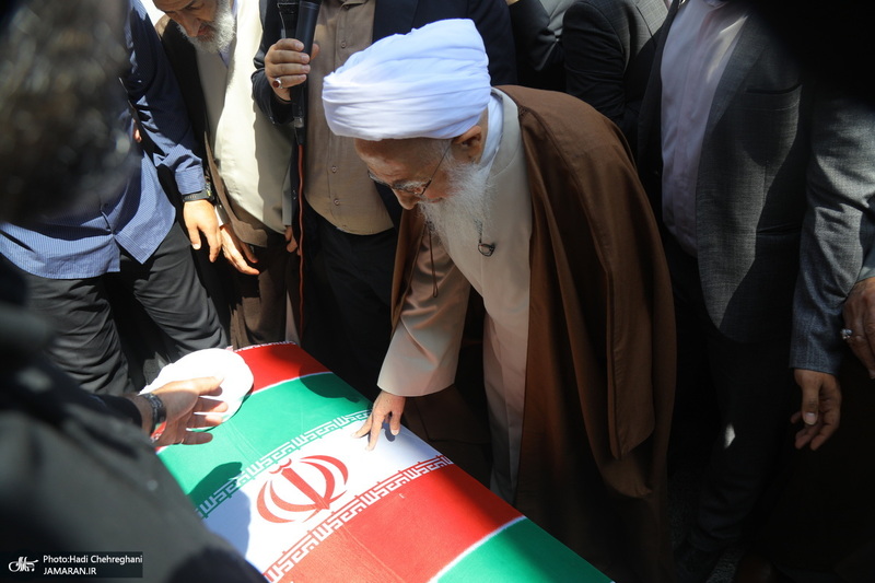 تشییع مرحوم آیت الله عباسعلی سلیمانی (ره) در حرم مظهر حضرت معصومه (س)