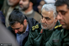 حاج قاسم سرداری یکه و تنها