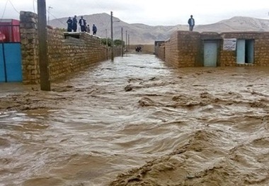 سیلاب موجب آبگرفتگی روستای فایندر خواف شد