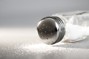 روزانه چقدر نمک می‌توانیم مصرف کنیم؟
