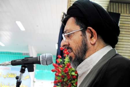 خطیب جمعه دزفول:مسئولان برای مدیران ناکارآمد خوزستانی تصمیماتی اتخاذ کنند