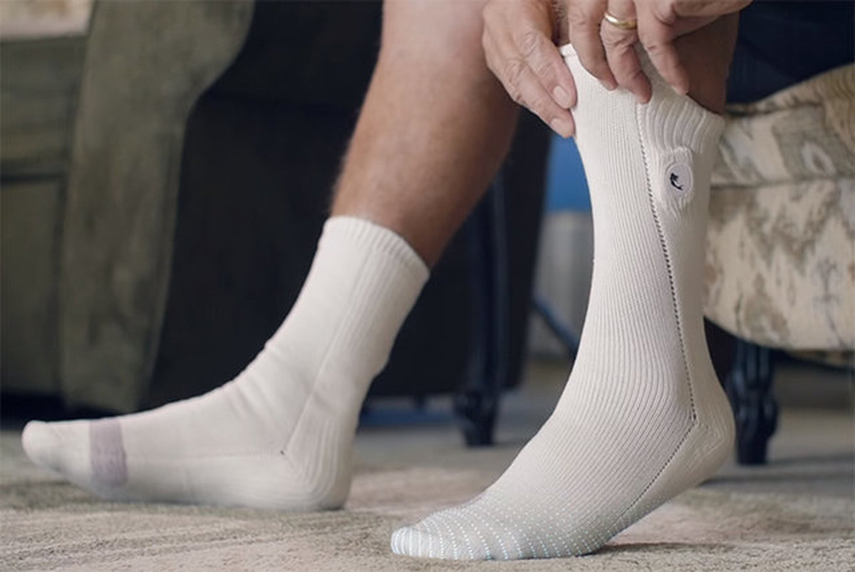این جوراب دمای پای بیماران دیابتی را اندازه می‌گیرد