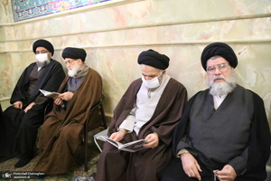 حضور مراجع و علما در مسجد امام حسن عسکری(ع) در پی ارتحال آیت الله العظمی صافی(ره)