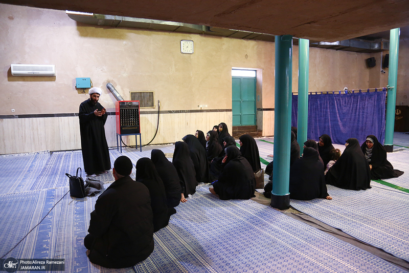 بازدید اقشار مختلف مردم از بیت امام خمینی (س) در جماران-1