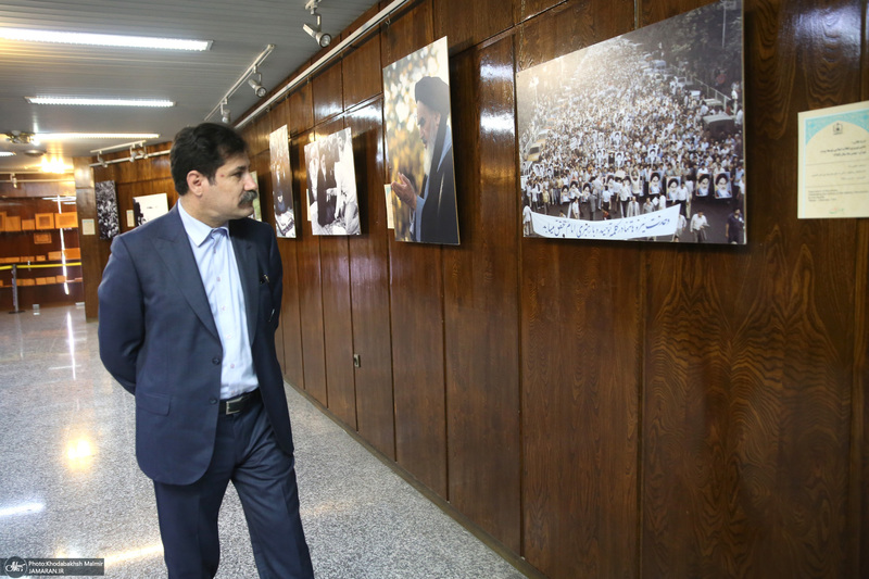 بازدید عبدالکریم حسین‌زاده، معاون امور توسعه روستایی و مناطق محروم کشور  از بیت امام خمینی (س) در جماران