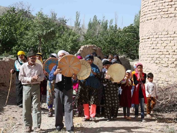 آیین « زرده به در » شهرستان درمیان ثبت ملی شد