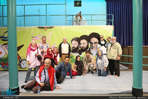 بازدید گردشگران خارجی از کشور پرتغال از بیت امام خمینی (س) از جماران