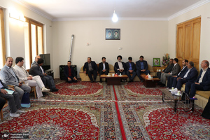 بازدید رئیس مرکز وکلای قوه قضائیه از بیت تاریخی امام خمینی