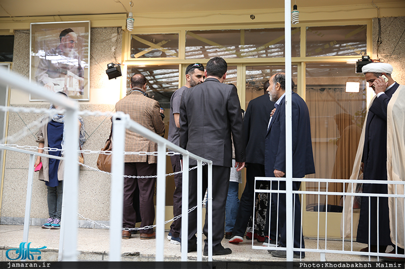 بازدید هیئتی از دانشگاه دفاع ملی جمهوری اسلامی پاکستان از بیت امام خمینی در جماران