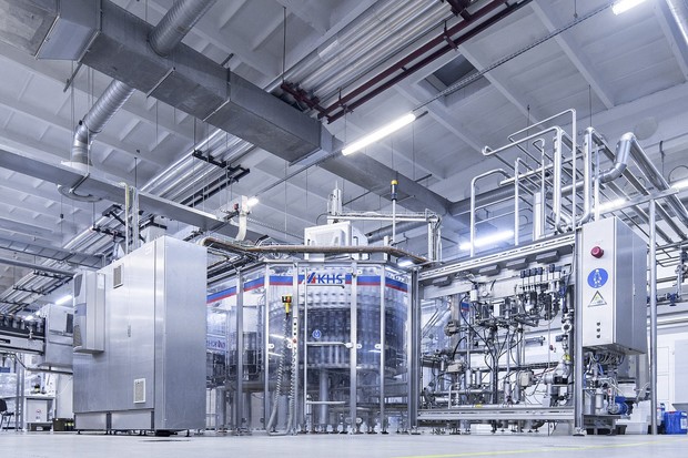 خط تولید آب معدنی و بسته ‌بندی آن به چه شکل است؟