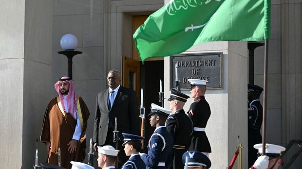در سفر وزیر دفاع عربستان به ایالات متحده چه گذشت؟/ ریاض همچنان به عادی سازی رابطه با اسرائیل فکر می کند