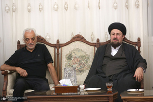 حضور سید حسن خمینی در منزل شهیدان رحمانی‎‎