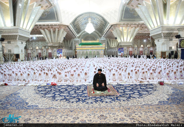 مراسم جشن تکلیف دانش آموزان دختر منطقه 19 در حرم مطهر امام خمینی(س) 