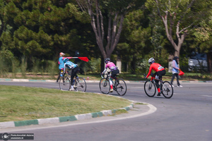 مسابقات  دوچرخه سواری قهرمانی کشور جاده بانوان در حرم مطهر امام خمینی(س)