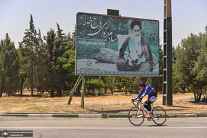 آخرین روز مسابقات دوچرخه سواری قهرمانی کشور جاده بانوان در حرم مطهر امام خمینی(س)