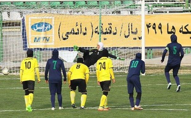 تیم فوتبال بانوان پالایشگاه گاز ایلام مهمان خود را شکست داد