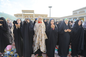 نماز عید سعید فطر در حرم مطهر حضرت معضومه (س)