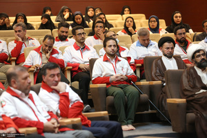 دیدار رییس و امدادگران جمعیت هلال احمر با سید حسن خمینی