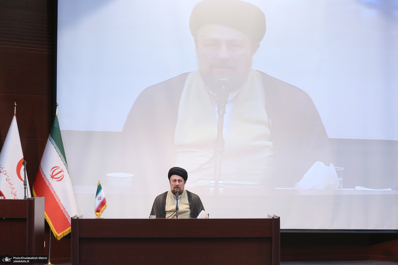 دیدار رییس و امدادگران جمعیت هلال احمر با سید حسن خمینی