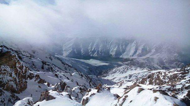 کوهنوردان مشهدی در ارتفاعات اشترانکوه اسیر طوفان شدند  8 نفر همچنان مفقود