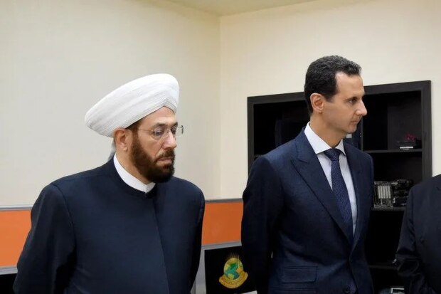 مفتی سابق سوریه در بند شورشیان مسلح + عکس