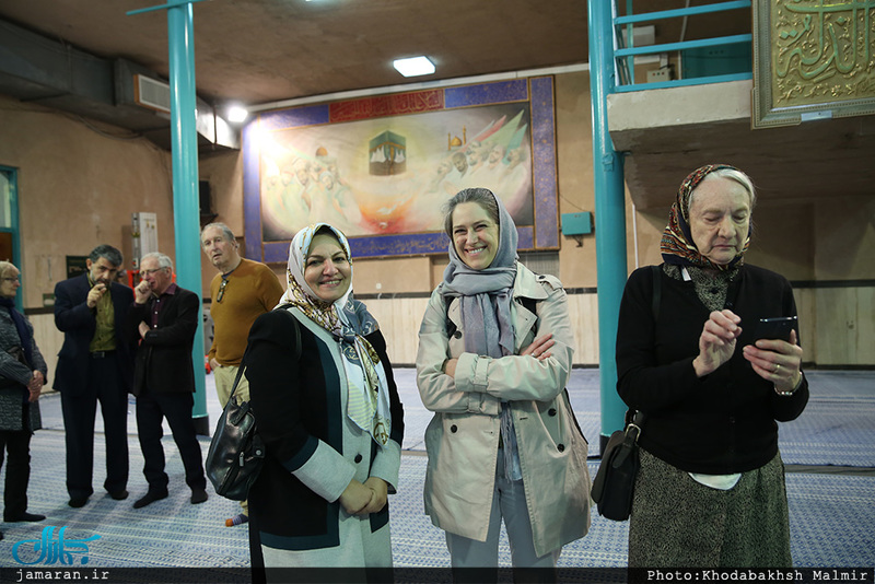 بازدید جمعی از گردشگران آمریکایی از بیت امام خمینی در جماران 
