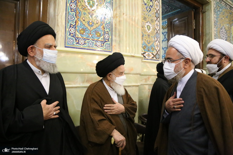 حضور مراجع و علما در مسجد امام حسن عسکری(ع) در پی ارتحال آیت الله العظمی صافی(ره)
