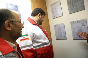 بازدید رئیس جمعیت هلال‌احمر  از بیت تاریخی حضرت امام در خمین