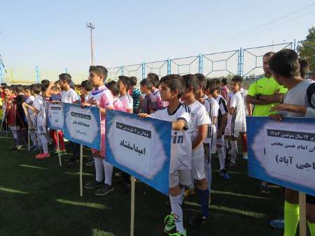 رقابت های مینی فوتبال شهرستان قاینات یادبود 2 ورزشکار آغاز شد