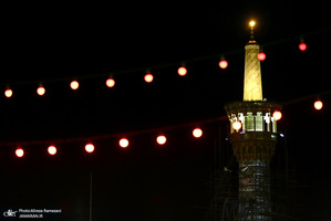 حال و‌هوای حرم مطهر رضوی در شب ولادت امام رضا (ع)