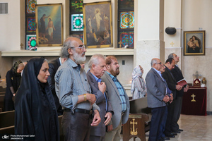 مراسم بزرگداشت امام خمینی (س) در کلیسای «سرکیس مقدس»