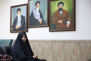 دیدار نرجس سلیمانی با دکتر علی کمساری ریاست موسسه تنظیم ونشرآثار امام خمینی (س)