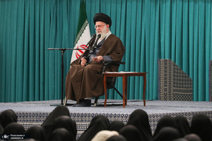 دیدار جمعی از رأی اولی‌ها و خانواده‌های شهدا با رهبر معظم انقلاب