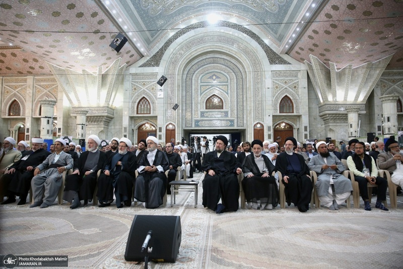 ادای احترام مهمانان خارجی کنفرانس وحدت اسلامی به مقام شامخ حضرت امام خمینی (س)