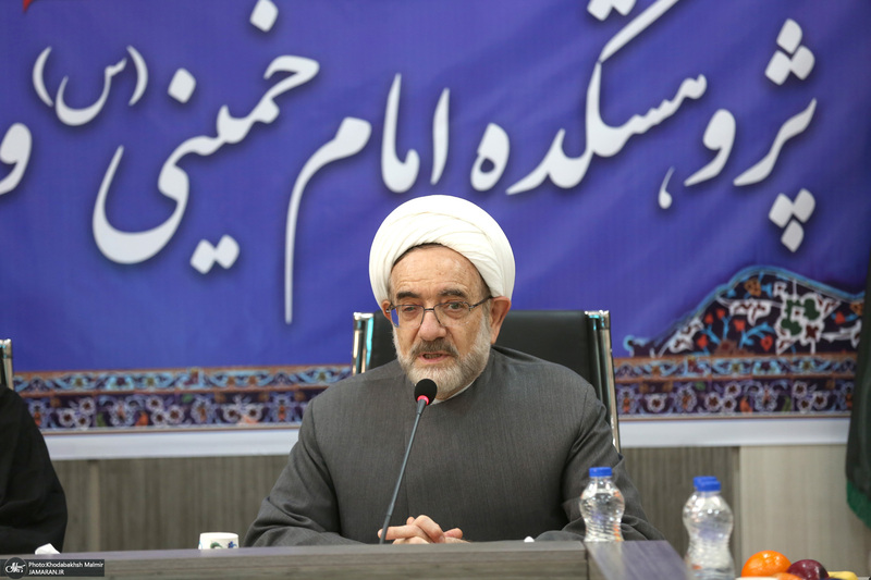 حضور سید حسن خمینی در گردهمایی علمی به مناسبت هفته پژوهش در پژوهشکده امام خمینی(س) و انقلاب اسلامی