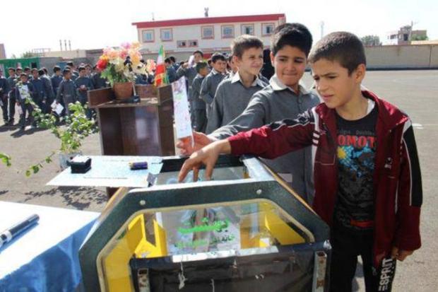 جشن عاطفه ها در800 مدرسه استان بوشهر آغاز شد