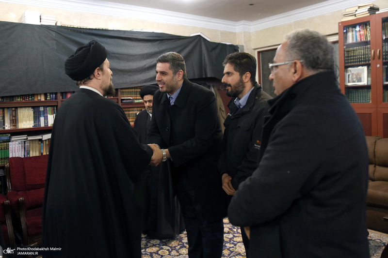 حضور جمعی از شخصیت های سیاسی در منزل مرحوم آیت الله موسوی بجنوردی (ره) -3