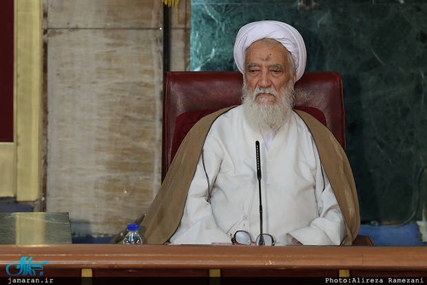 موحدی کرمانی: مسئولان باید به مسئولیت، به عنوان امانت نگاه کنند /باید مراقب باشیم که در درون آسیبی به وجود نیاید