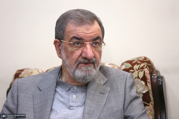 محسن رضایی: صدای شکستن استخوان‌های آمریکا به گوش جهانیان خواهد رسید