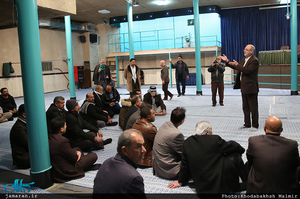 بازدید جمعی از مردم شهر بصره عراق از بیت امام خمینی(س) در جماران