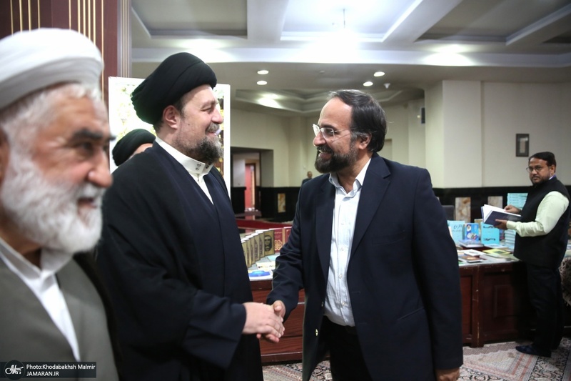 حاشیه های ادای احترام مهمانان خارجی چهلمین کنفرانس وحدت اسلامی به مقام شامخ حضرت امام خمینی (س)