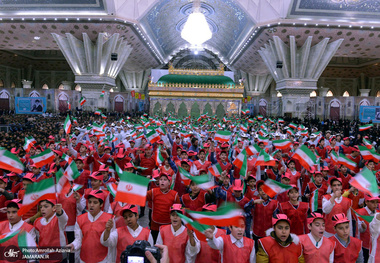 گرامیداشت سالروز ورود بنیانگذار جمهوری اسلامی ایران به میهن در حرم امام خمینی(س)