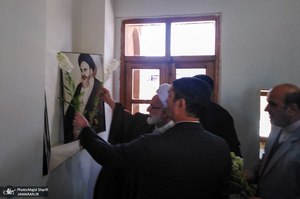 آیین نواختن زنگ انقلاب در بیت تاریخی حضرت امام(س) در خمین